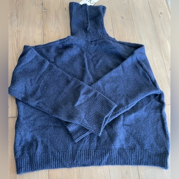 Zara navy blue turtle sweater NWT - Picture 2 of 5
